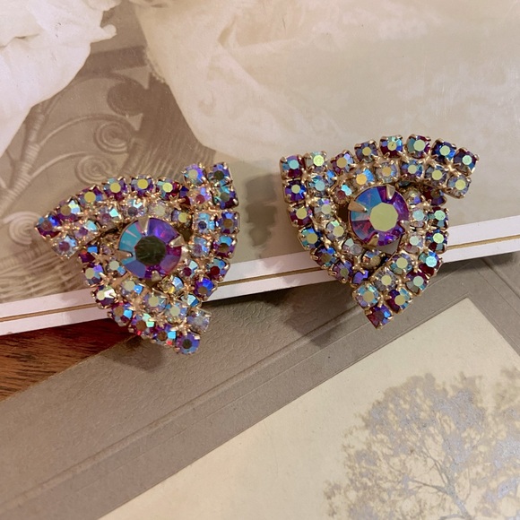 Vintage Unsigned Triangular Bypass Aurora Borealis (AB) Crystal Clip on Earrings - Picture 2 of 16